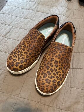 8 WIDE - Dr. Scholl's Leopard Print Slip-On Loafers